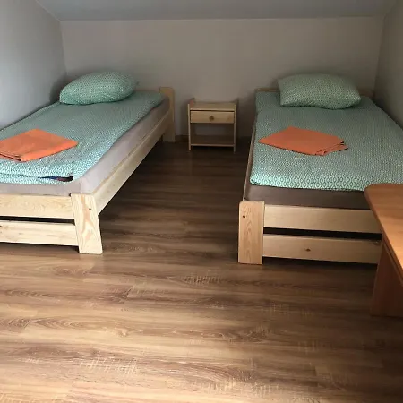 Piatka Noclegi- *