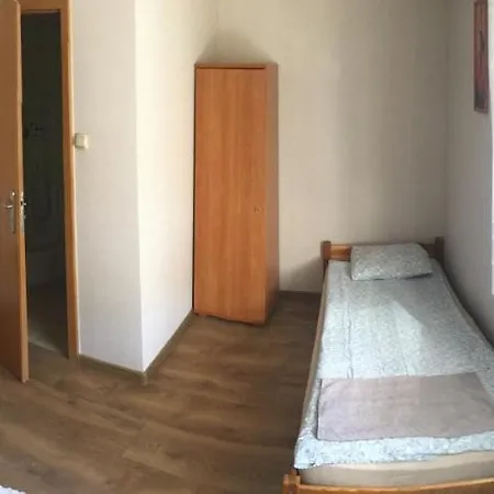 Motel Piątka Noclegi- *
