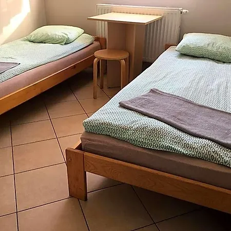Motel Piątka Noclegi- *