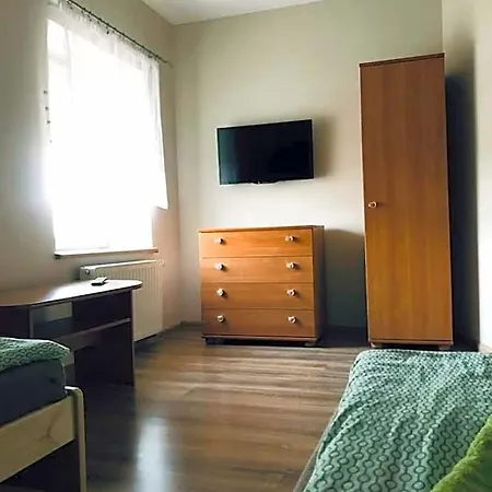 Piątka Noclegi- *